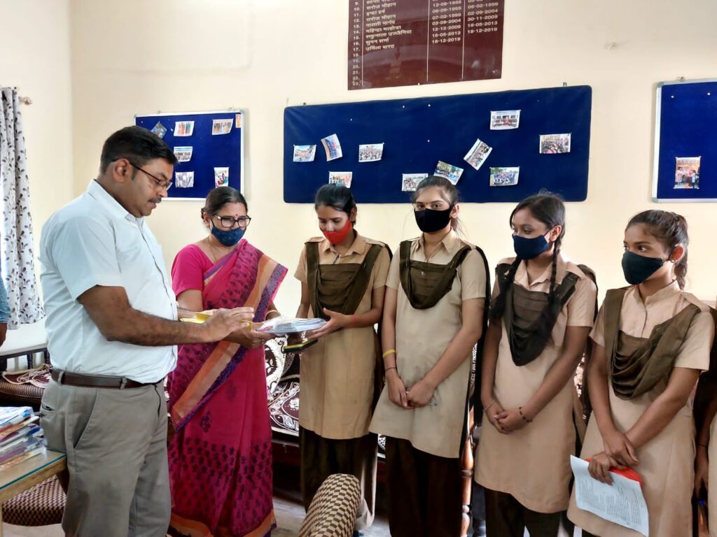 Five promising girl students who have lost their fathers, hence struggling financially have been chosen for the grant.